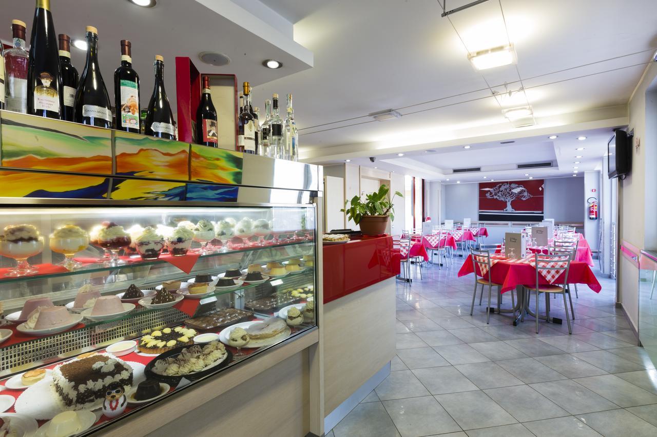 Albergo Verdi Novi Ligure Bagian luar foto
